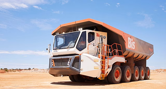Самосвал Rexx от Bis Industries бросил вызов БеЛАЗу