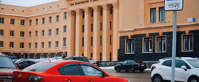 На платном паркинге в Чебоксарах введут льготы для многодетных семей и водителей электрокаров