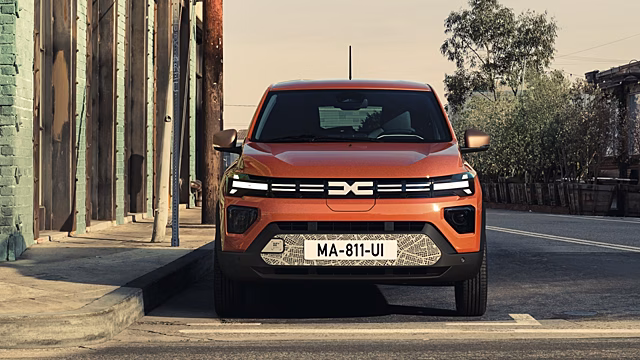 Dacia Spring превратили в мини-Duster с лотком под капотом