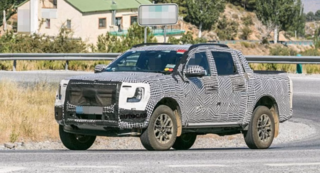 Ford выкатил на тесты подзаряжаемую версию пикапа Ranger нового поколения