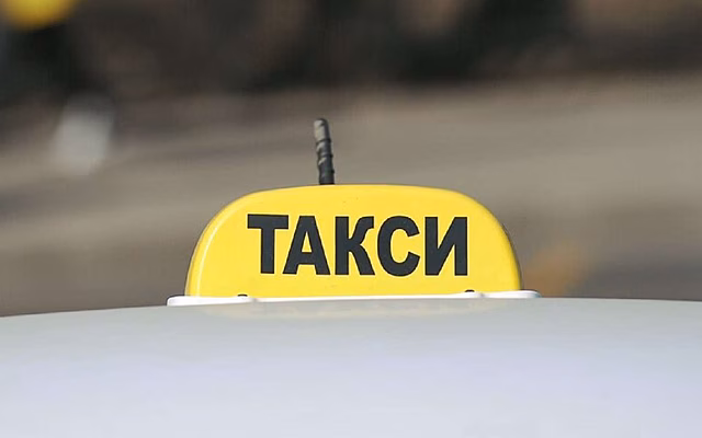 Вышла детская сказка о водителе такси