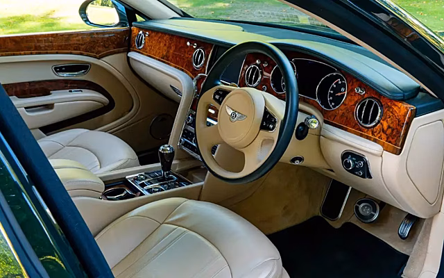 Королевский Bentley выставили на продажу — чем он интересен