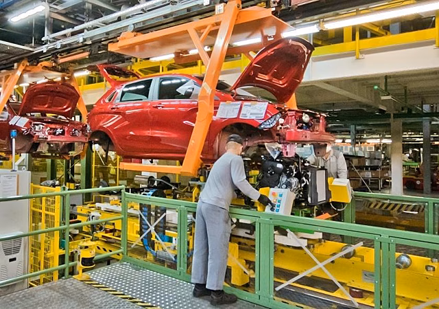 «АвтоВАЗ»  остановил производство из-за дефицита чипов