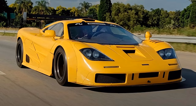 Житель Южной Африки построил впечатляющую 650-сильную реплику McLaren F1 LM