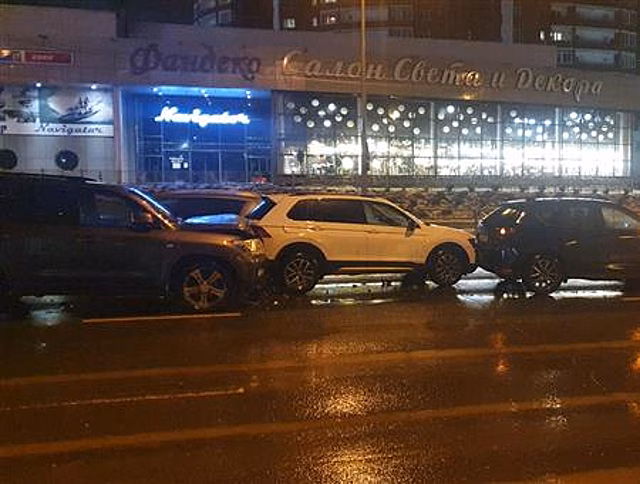 Четыре автомобиля столкнулись на ул. Ново-Садовой в Самаре