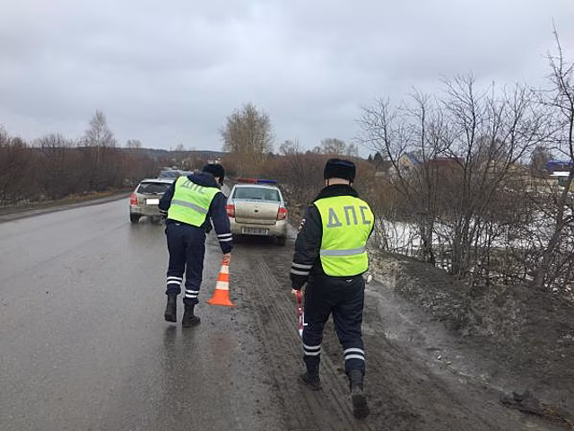 Пять детей пострадали в дорожной аварии в Свердловской области