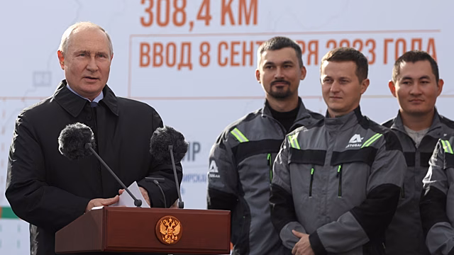 Путин запустил движение на трассе М-12  и пообещал расширить планы по строительству дорог