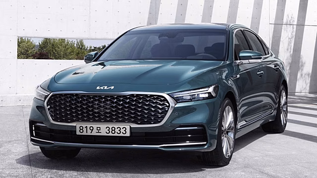 Обнародованы изображения обновлённого седана KIA K900