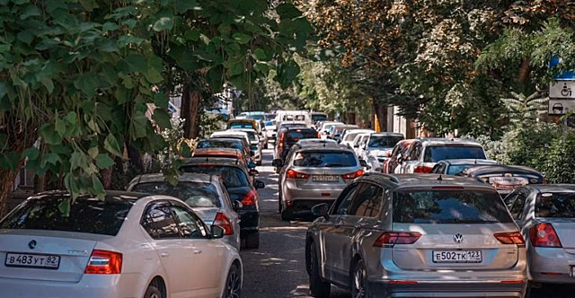 Симферопольцы жалуются на постоянный ремонт дорог