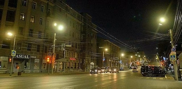 В Кирове восстанавливают уличное освещение после обрыва проводов из-за сильного ветра