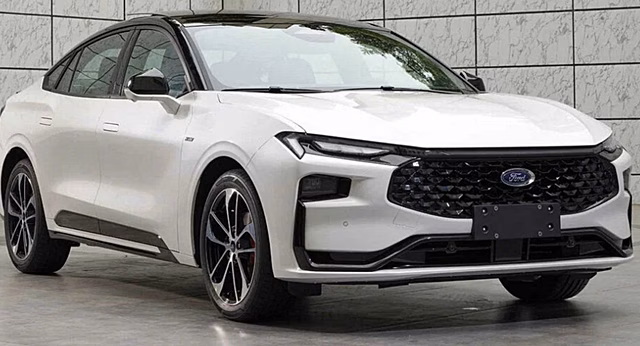 Ford выпускает для Китая обновленный седан Mondeo