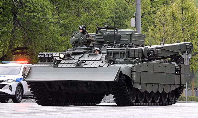 В России рассказали о танковом тягаче для эвакуации «Боингов»