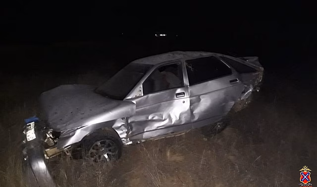 В опрокинувшейся легковушке под Волгоградом погиб 28-летний водитель