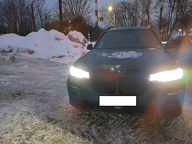 На Лепсе водитель БМВ сбил пешехода, переходившего дорогу по «зебре»