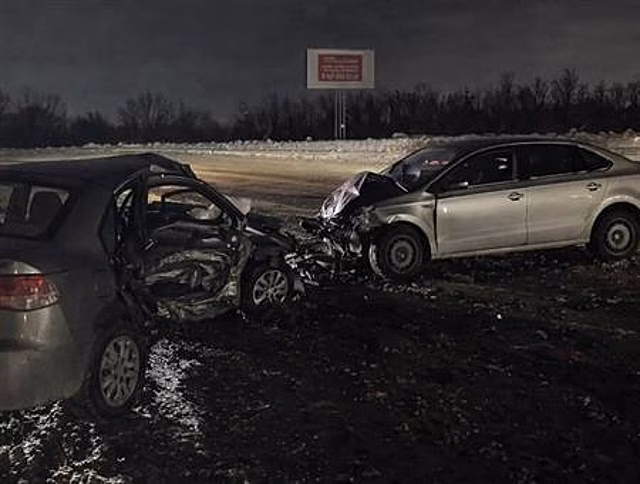 Под Самарой в массовом ДТП пострадали три человека