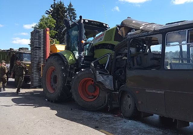 Полиция проводит проверку из-за ДТП с участием автобуса, перевозившего военнослужащих