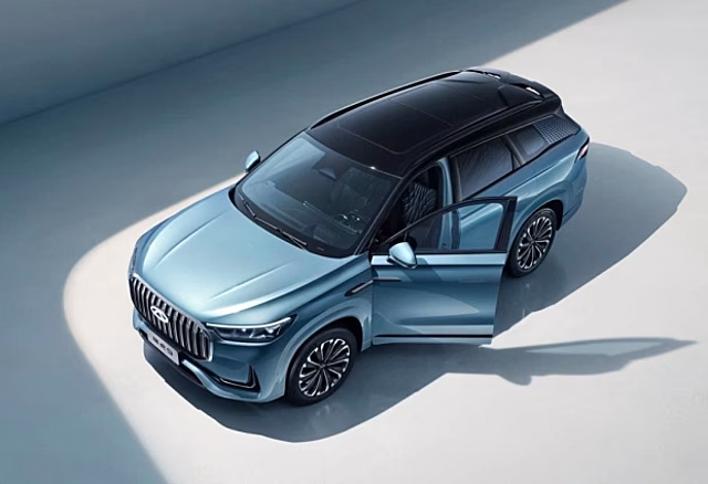 Рассекречен самый дорогой кроссовер Chery - Tiggo 9