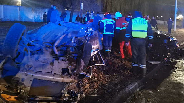 В ночной аварии в Саратове пострадали четыре человека