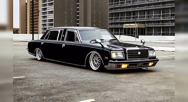 Необычно, но интересно: как выглядит заниженная императорская Toyota Century