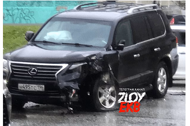 Из-за аварии на проспекте Космонавтов встали троллейбусы