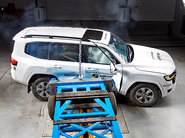 Внедорожник Toyota Land Cruiser 300 в 2022 году получил максимальные 5 звезд в краш-тесте ANCAP