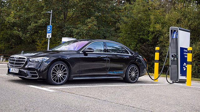 Mercedes S-Class PHEV с длинной колесной базой стоит в Великобритании почти 105 000 фунтов стерлингов
