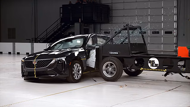 Новый Cadillac CT5 провалил краш-тесты: что с ним не так