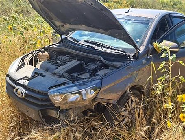 Под Самарой пассажирка съехавшей в кювет Lada получила травму позвоночника