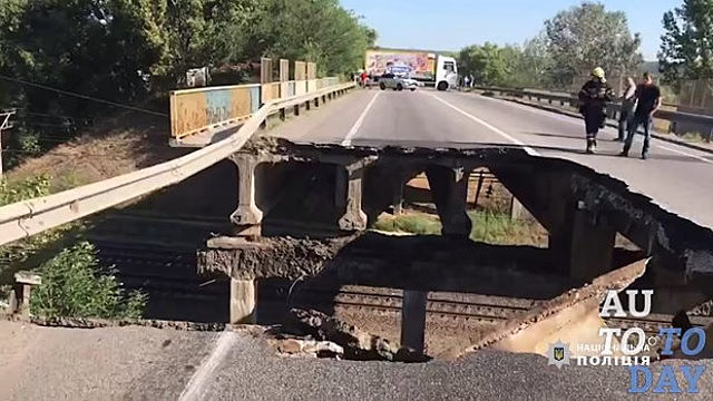 Ход работ по восстановлению обрушенного моста в Харькове можно будет посмотреть онлайн