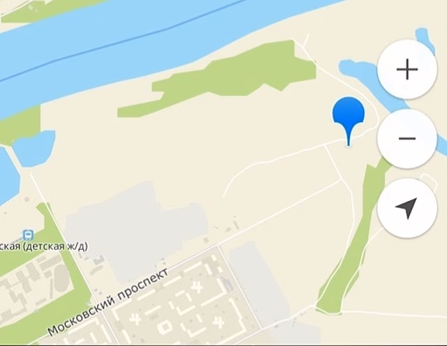 Неизвестные превратили кемеровскую дорогу в препятствия с бетонной крошкой