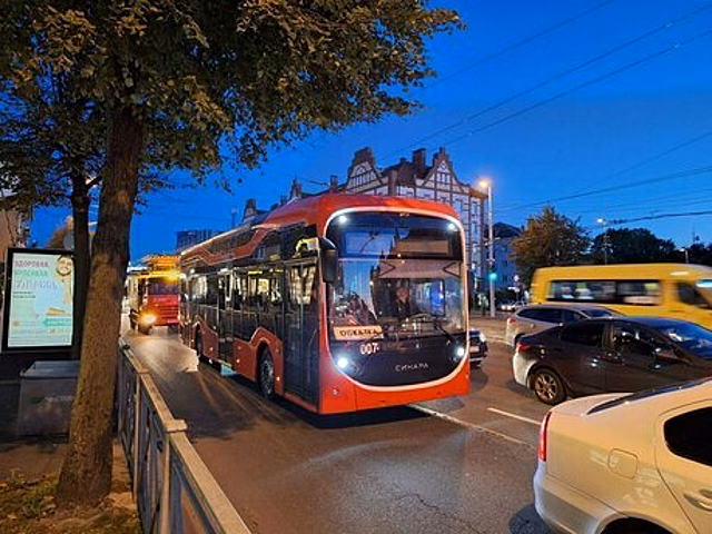 В Калининграде вышел на обкатку новый троллейбус из Челябинска