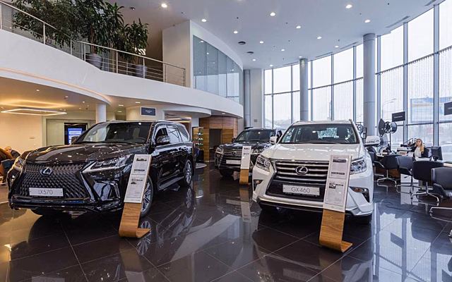 LEXUS лидировал в рейтинге автобрендов с самым сильным снижением объемов реализации в России в 2022 году