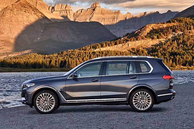 Новый BMW X7 получил рублевый ценник