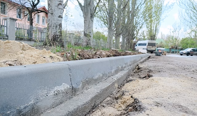 В Тракторозаводском районе Волгограда отремонтируют еще две дороги