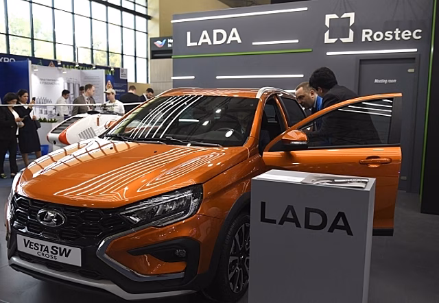 Произошла первая в РФ авария с Lada из-за заклинившего руля