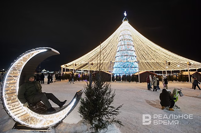 Около главной елки Казани ограничили движение и запретили парковаться