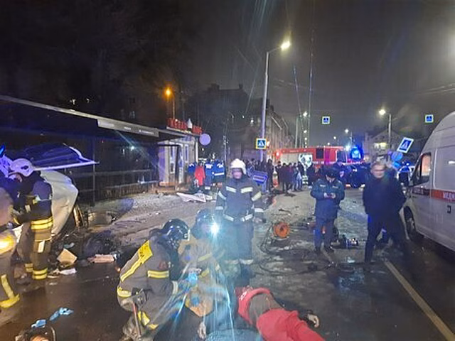 Калининградка, сбитая на остановке, находится в тяжёлом состоянии: что известно о других пострадавших на Горького