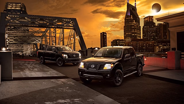 Солнечное затмение: пикапы Nissan получили версию Midnight Edition