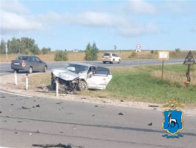Под Самарой водитель Volkswagen погиб после столкновения с Toyota Land Cruiser