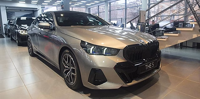 В Россию привезли новый седан от баварского автоконцерна