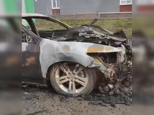 В Кузнецовском затоне в Уфе дотла сгорел автомобиль