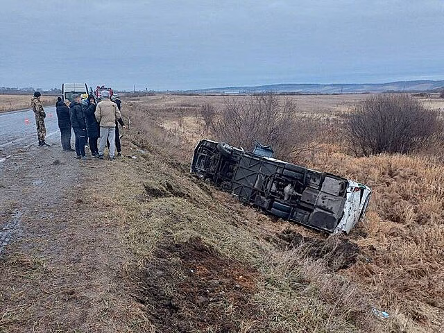 Количество пострадавших в ДТП с автобусом под Красноярском выросло до 18