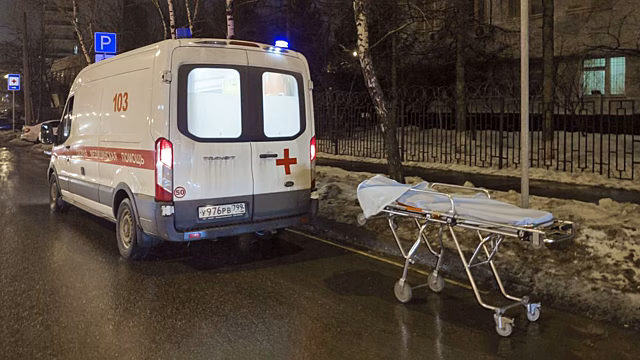 В центре Волгограда неизвестный сбил 25-летнюю девушку