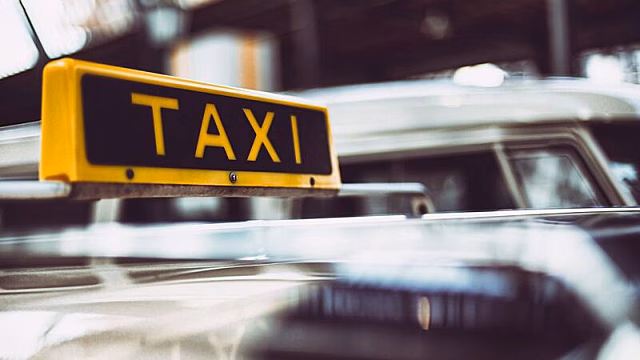 В Петербурге появилось бесплатное такси для доставки больных коронавирусом на КТ