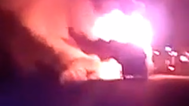 Автобус с десятками пассажиров загорелся на ходу подо Львовом: видео