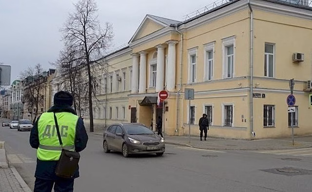 В Казани на пешеходном переходе водитель наехал на трехлетнего ребенка