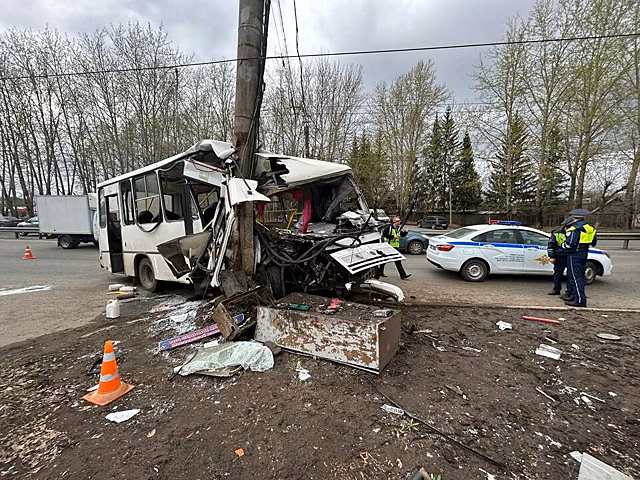 В отношении водителя автобуса, влетевшего в опору ЛЭП, возбуждено уголовное дело