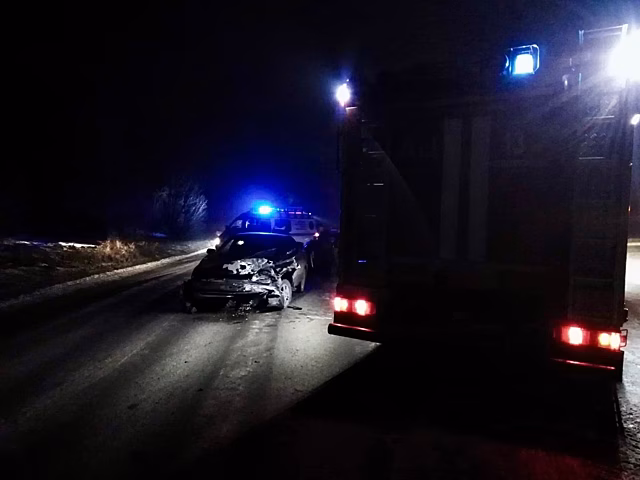 Иномарки жестко столкнулись лоб в лоб после наезда на пешехода в Новокузнецке