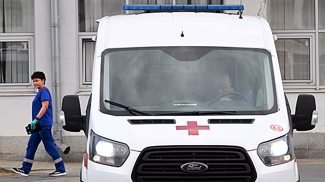 В Москве водитель на Kia не уступал дорогу авто скорой, спасавшей ребенка