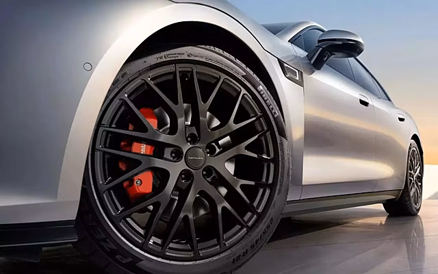 Спорткар Aistaland GT7 будет стоить в 4 раза дешевле «похожего» Porsche Taycan